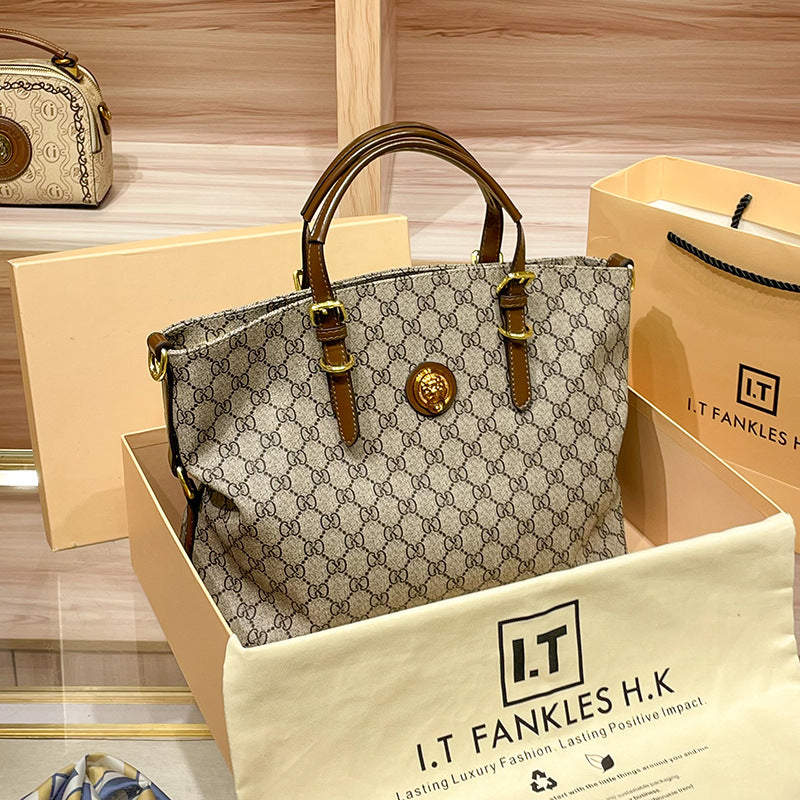 Large capacity shoulder bag, genuine leather.